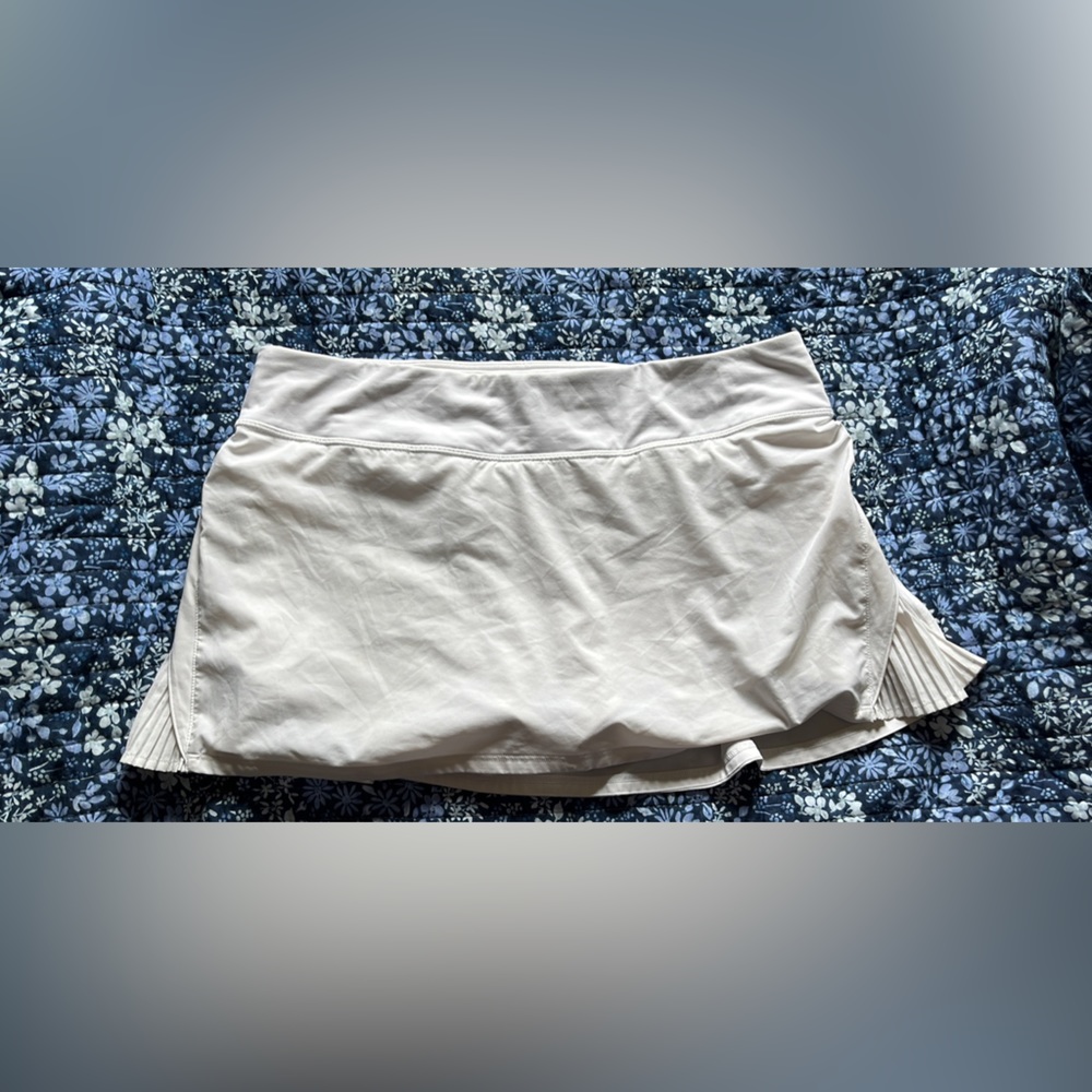 white lululemon play off the pleats skirt size 12